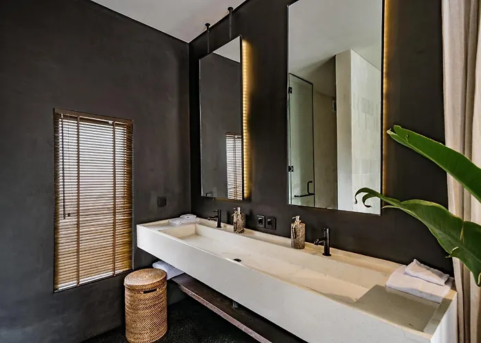 Bold X Gold - Modern Tropical Pool Villa Uluwatu (Bali)