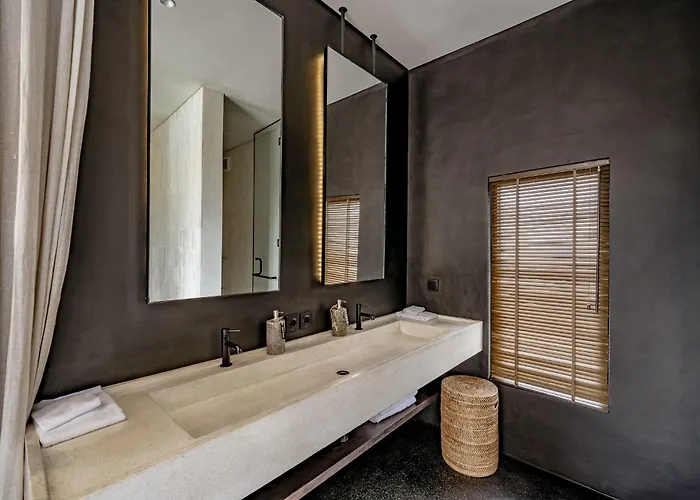Bold X Gold - Modern Tropical Pool Villa Uluwatu (Bali)