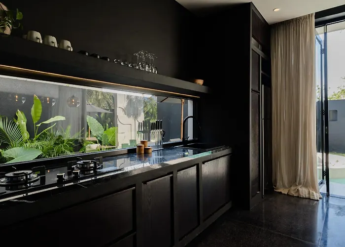 Bold X Gold - Modern Tropical Pool Uluwatu (Bali)